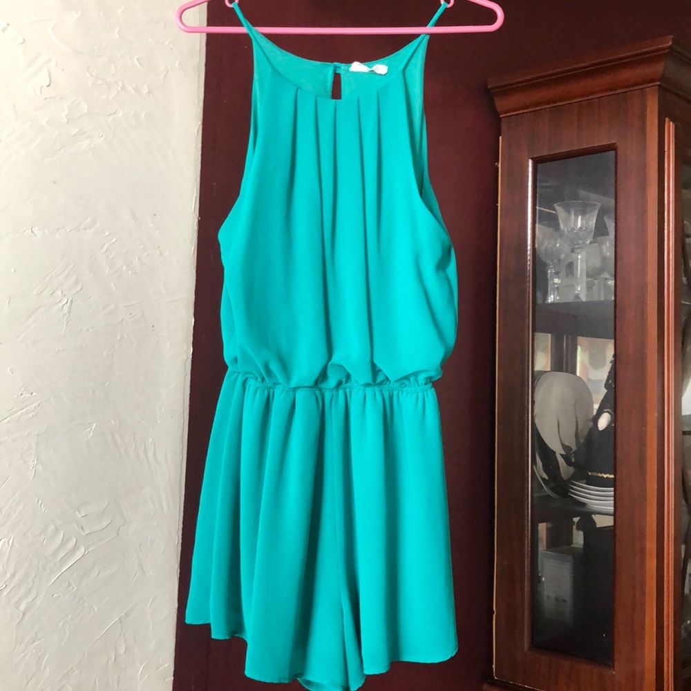 Cute romper!
